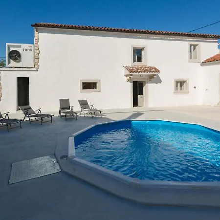 Adorable In Kringa With Private Pool Vakantiehuis Tinjan