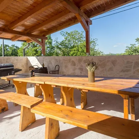 Adorable In Kringa With Private Pool