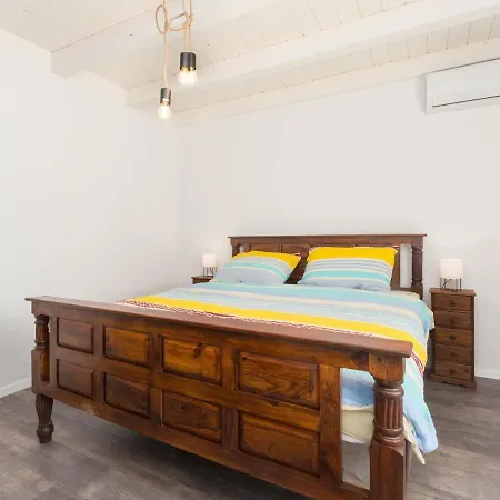 Σπίτι διακοπών Adorable In Kringa With Private Pool *