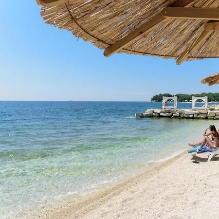 Adorable In Kringa With Private Pool