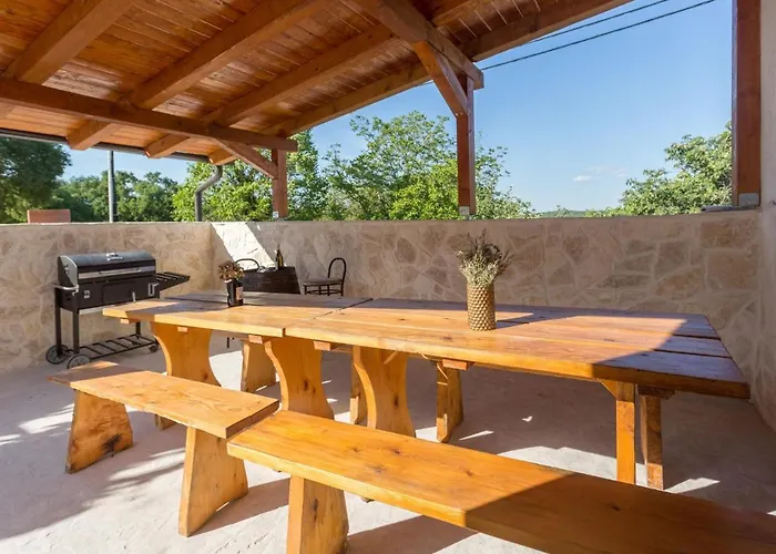 Adorable In Kringa With Private Pool