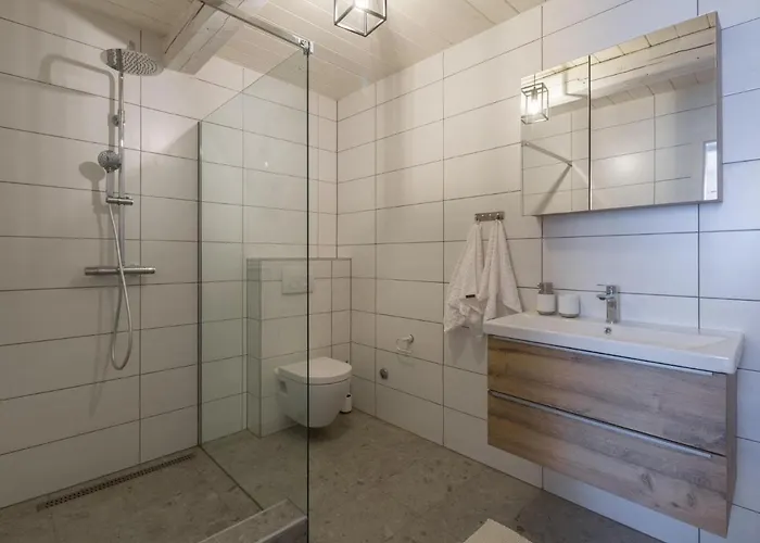 Adorable In Kringa With Private Pool 펜션 Tinjan