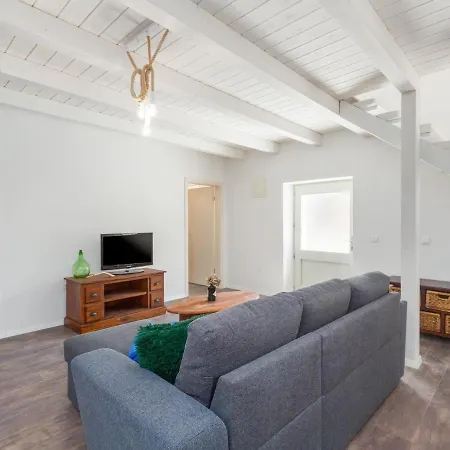 Ferienhaus Adorable In Kringa With Private Pool Tinjan