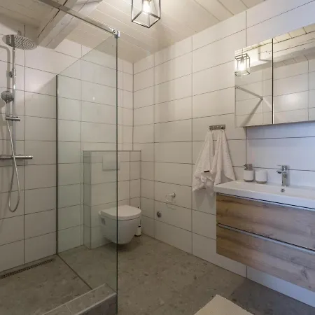 Adorable With Private Pool Holiday home Tinjan