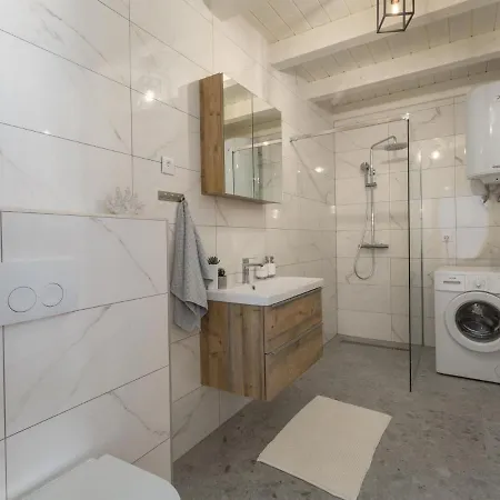 Ferienhaus Adorable In Kringa With Private Pool Tinjan