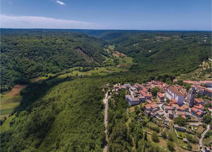 Vikendica Adorable In Kringa With Private Pool